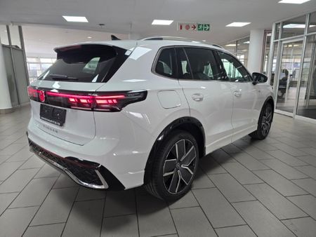 2026-Volkswagen-Tiguan-14TSI-R-Line_2