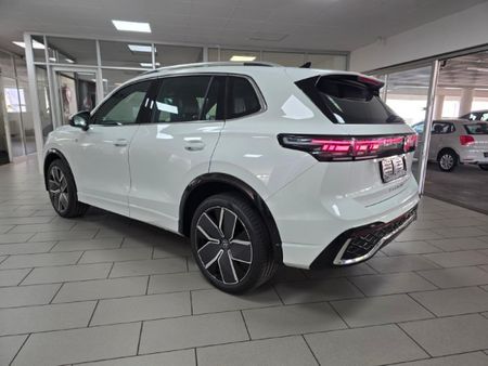 2026-Volkswagen-Tiguan-14TSI-R-Line_3