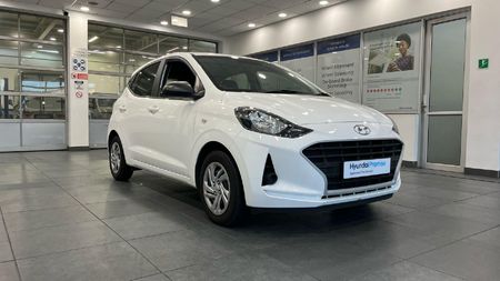 2021-Hyundai-Grand-i10-10-Motion_0
