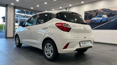 2021-Hyundai-Grand-i10-10-Motion_10