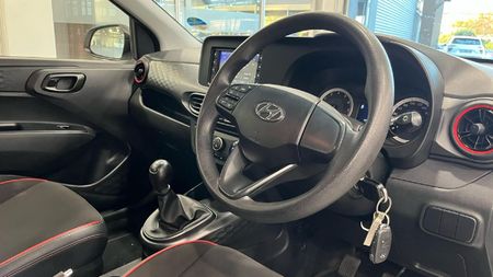 2021-Hyundai-Grand-i10-10-Motion_12