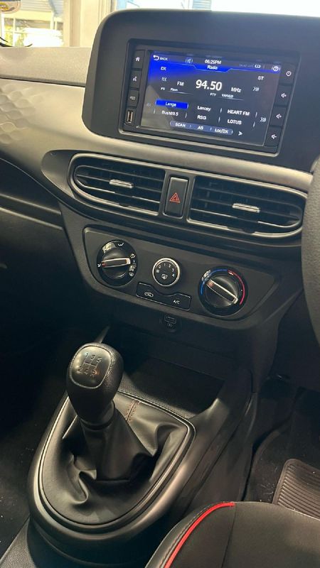 2021-Hyundai-Grand-i10-10-Motion_13