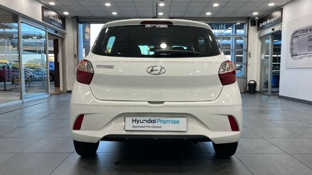 2021-Hyundai-Grand-i10-10-Motion_3