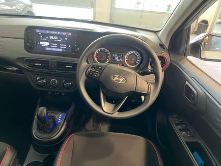 2025-Hyundai-Grand-i10-12-Motion-Auto_9