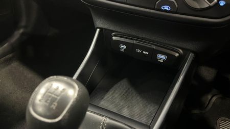 2024-Hyundai-i20-12-Premium_19