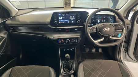 2024-Hyundai-i20-12-Premium_16