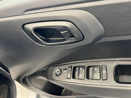 2024-Hyundai-Grand-i10-10-Motion_13