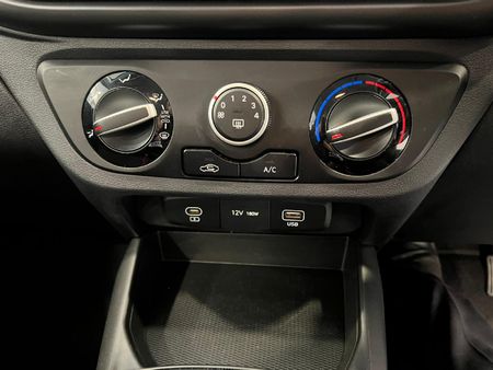2024-Hyundai-Grand-i10-10-Motion_16
