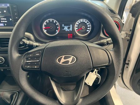 2024-Hyundai-Grand-i10-10-Motion_18