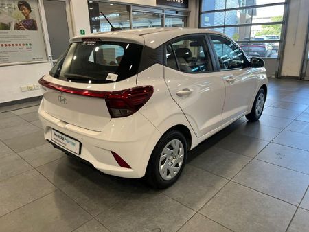 2024-Hyundai-Grand-i10-10-Motion_19