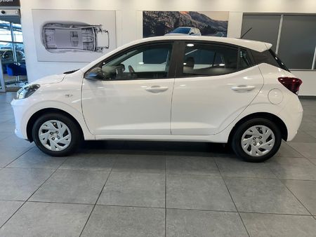 2024-Hyundai-Grand-i10-10-Motion_21