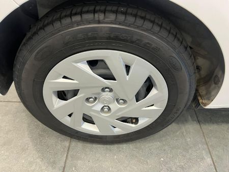 2024-Hyundai-Grand-i10-10-Motion_5