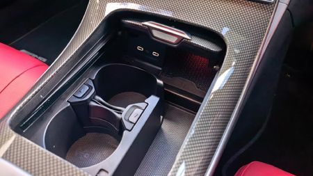2026-Mercedes-Benz-CLE-300-4Matic-coupe-AMG-Line_12