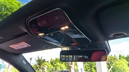 2026-Mercedes-Benz-CLE-300-4Matic-coupe-AMG-Line_22