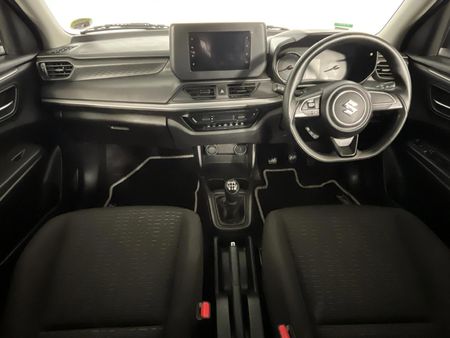 2025-Suzuki-Swift-12-GL_1