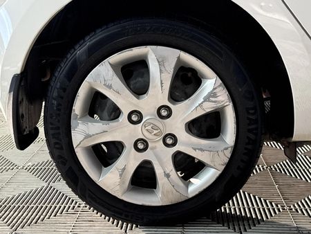 2013-Hyundai-i10-11-GLS-Motion_7