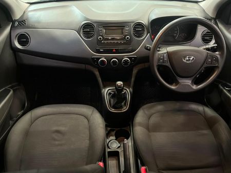 2016-Hyundai-Grand-i10-125-Fluid_11