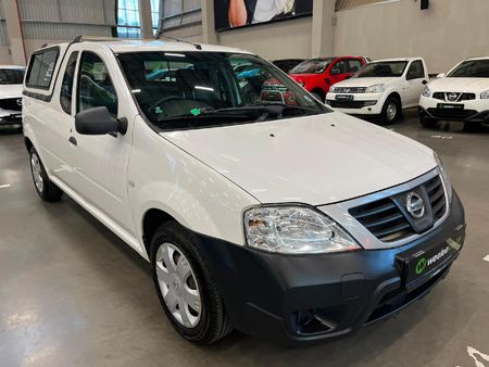2019-Nissan-NP200-16-AC-Safety-Pack_0