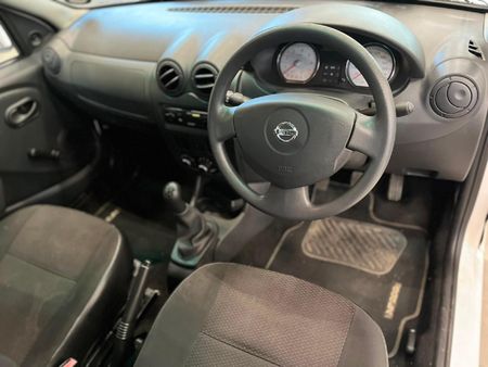 2019-Nissan-NP200-16-AC-Safety-Pack_9