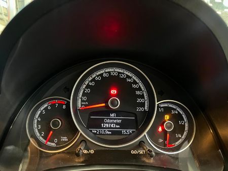 2018-Volkswagen-Up-Move-Up-10-5-dr_10