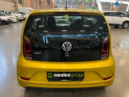 2018-Volkswagen-Up-Move-Up-10-5-dr_3