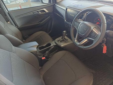 2026-Isuzu-D-Max-19-DDI-HR-LS-Auto-E-Cab_7