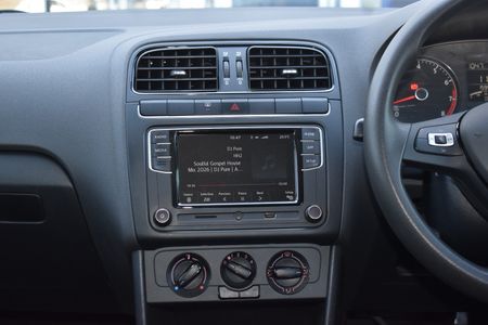 2024-Volkswagen-Polo-Vivo-14-Comfortline-5-dr_3