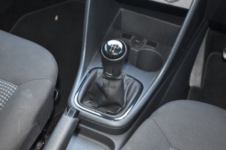2024-Volkswagen-Polo-Vivo-14-Comfortline-5-dr_6
