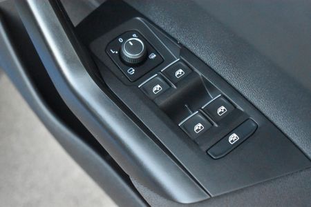 2022-Volkswagen-Polo-20-GTI-Auto-147kW_3