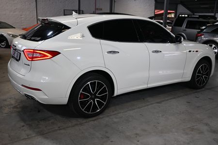 2017-Maserati-Levante-30D-Q4-M161Sport-Pack-Multi-Tronic-8-Speed-Auto_3