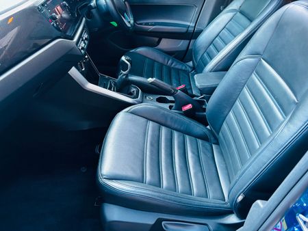 2022-Volkswagen-Polo-10-TSI-Life_10