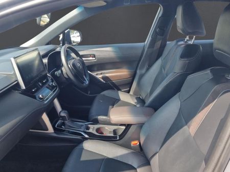 2025-Toyota-Corolla-Cross-18-XS_14