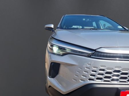 2025-Toyota-Corolla-Cross-18-XS_19