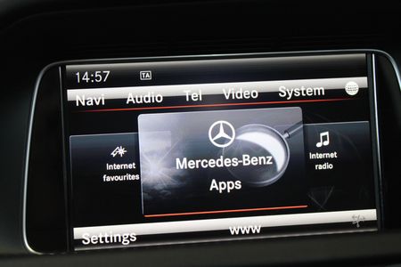 2015-Mercedes-AMG-E-Class-E63-AMG-Sport-V8-Bi-Turbo-Carbon-Edition-7-Speed_21