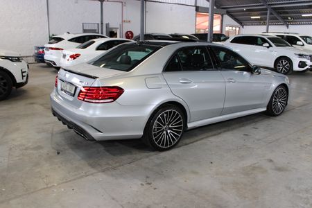 2015-Mercedes-AMG-E-Class-E63-AMG-Sport-V8-Bi-Turbo-Carbon-Edition-7-Speed_3