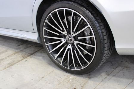 2015-Mercedes-AMG-E-Class-E63-AMG-Sport-V8-Bi-Turbo-Carbon-Edition-7-Speed_43