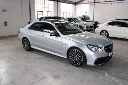 2015-Mercedes-AMG-E-Class-E63-AMG-Sport-V8-Bi-Turbo-Carbon-Edition-7-Speed_4