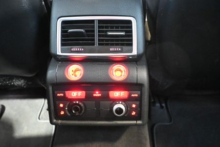 2006-Audi-Q7-Quattro-42-V8-FSi-S-Line-6-Speed-Auto-7-Seater_10