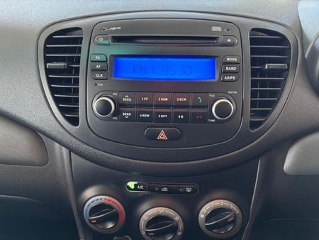 2017-Hyundai-i10-11-GLS-Motion_9
