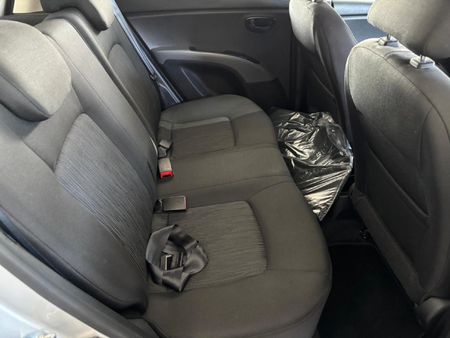 2017-Hyundai-i10-11-GLS-Motion_13