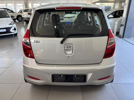 2017-Hyundai-i10-11-GLS-Motion_17
