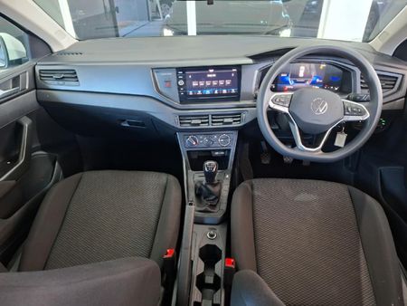 2024-Volkswagen-Polo-10-TSI_25