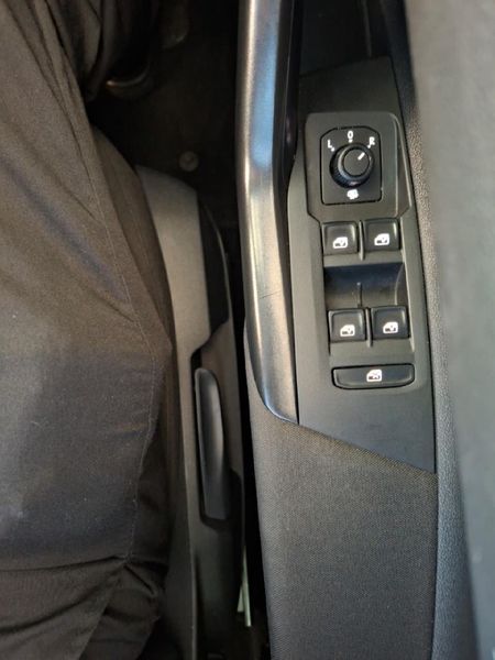 2024-Volkswagen-Polo-10-TSI_13