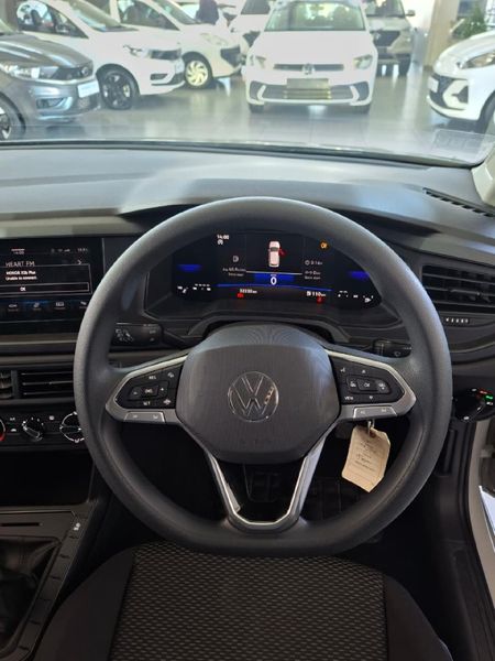 2024-Volkswagen-Polo-10-TSI_16