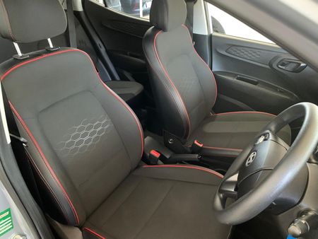 2025-Hyundai-Grand-i10-10-Motion_12