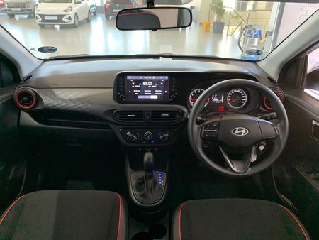 2025-Hyundai-Grand-i10-10-Motion_16
