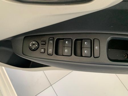 2024-Hyundai-Grand-i10-12-Fluid-Sedan_12