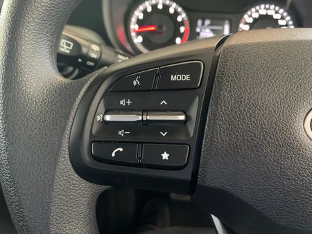 2023-Hyundai-Grand-i10-10-Motion_4
