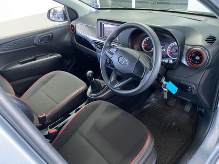 2023-Hyundai-Grand-i10-10-Motion_5