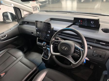 2022-Hyundai-Staria-22d-Executive-Auto-11-Seat_15